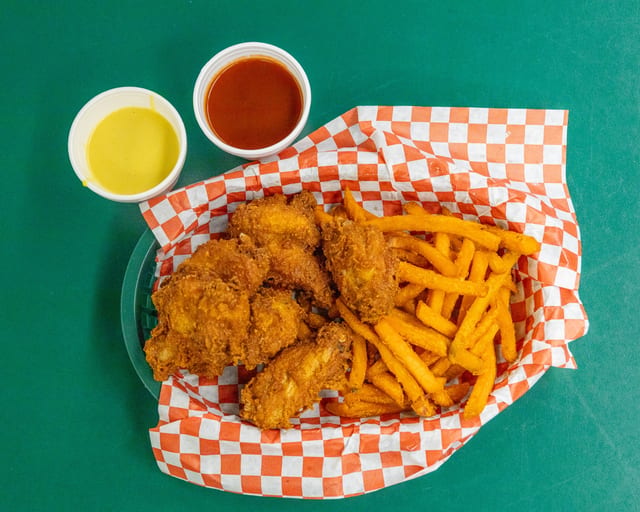 BUFFALO WINGS.